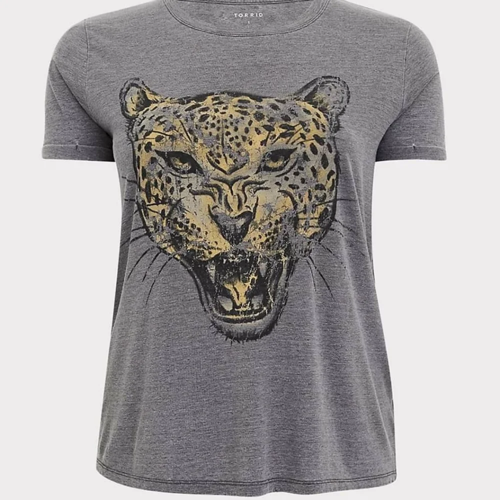 🐅 Torrid plus size 1x or 2x 🐯 tiger t-shirt new women's gray top